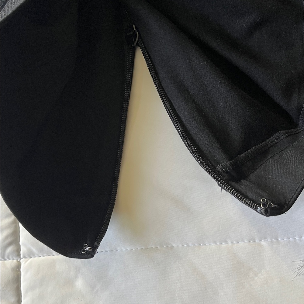 Hollister black mini skirt - Picture 4 of 7